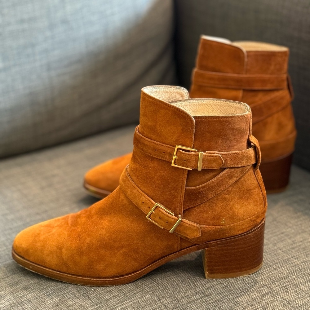 SOLD Stuart Weitzman Chestnut Bootie Size 8